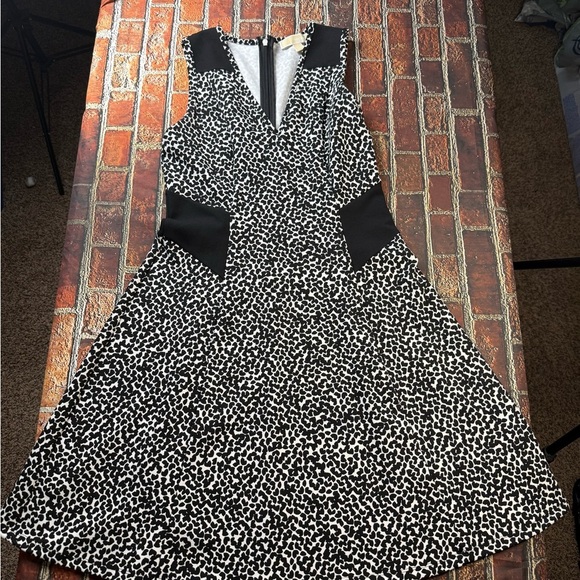 MICHAEL Michael Kors Monochrome Patterned Midi Dress - Picture 1 of 7